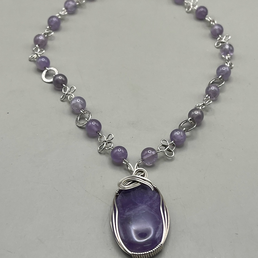 Elegant Artisan Sterling Silver/Amethyst GemStone Sculpted Pendant Necklace - Picture 3 of 4